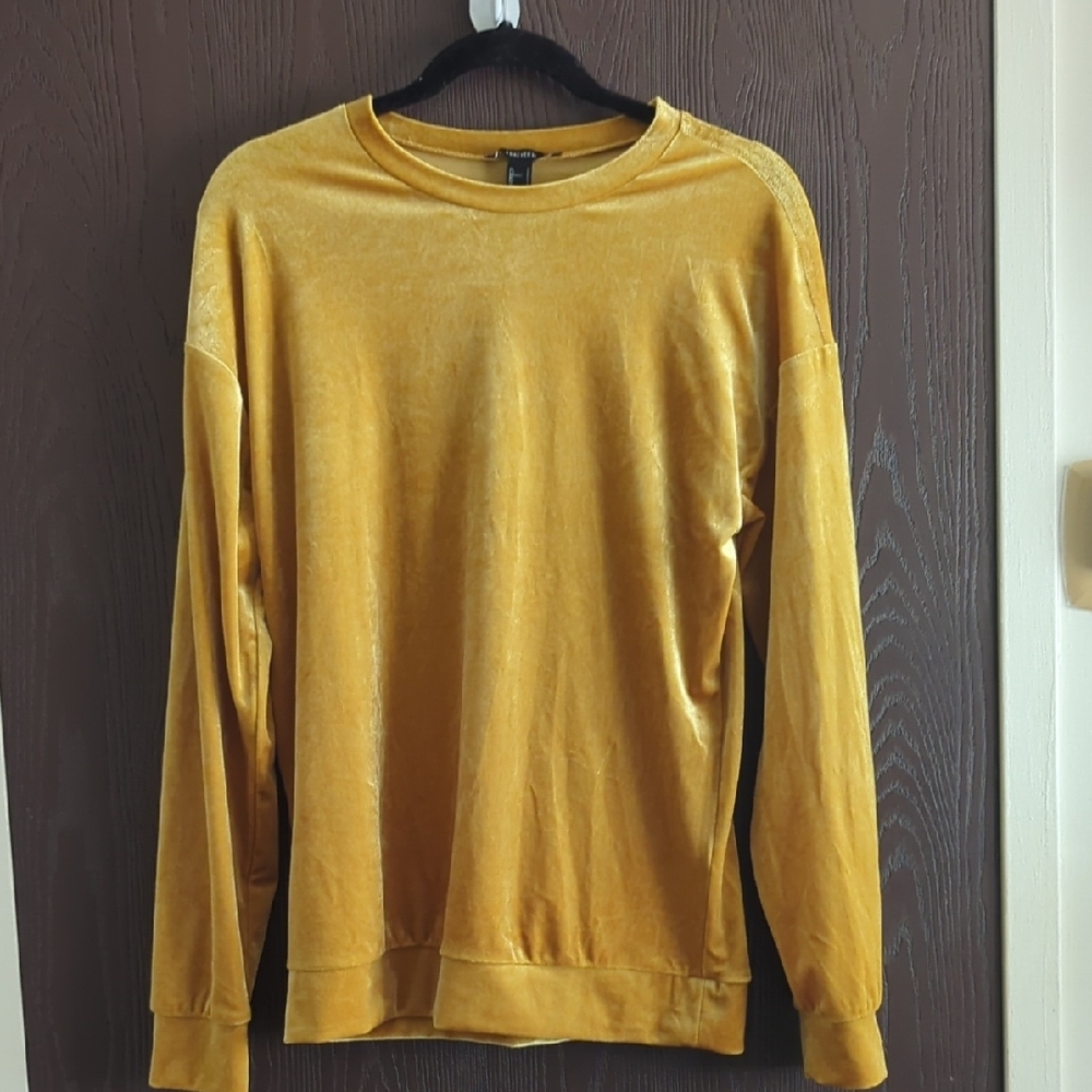 NWOT Women's Velvet Yellow Pullover